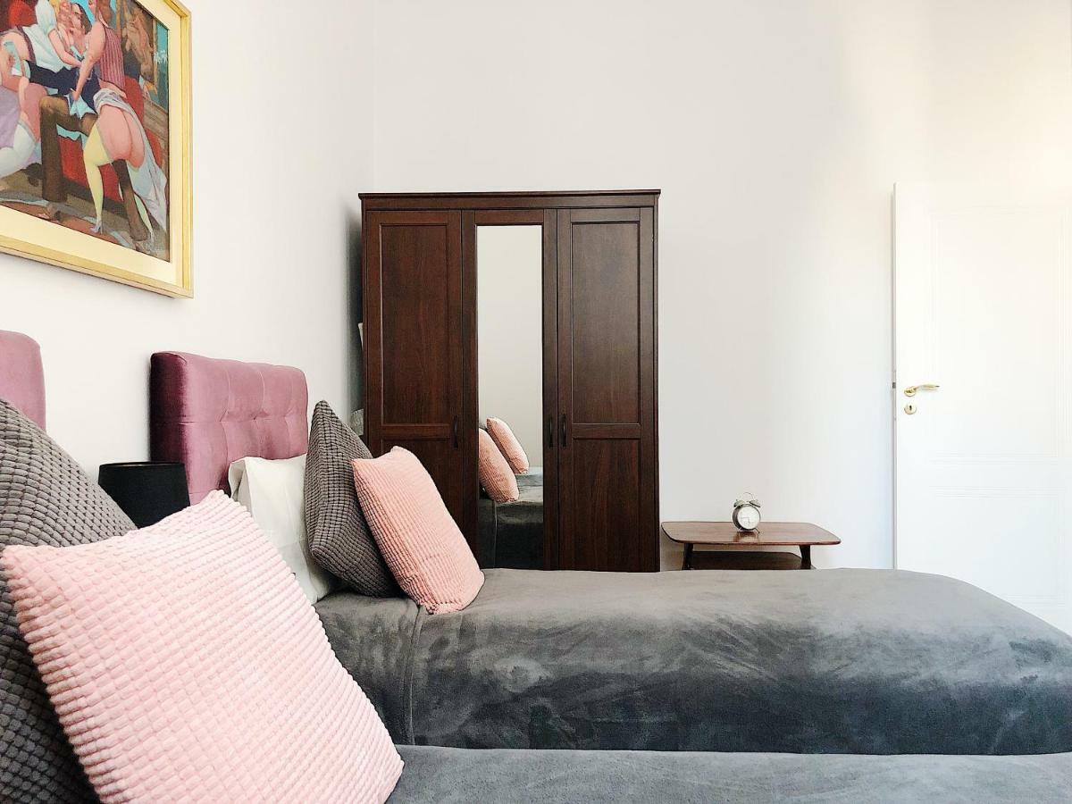 Tcf Home - Big Apartment With Free Garage Krakow Luaran gambar